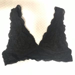 Black braleet